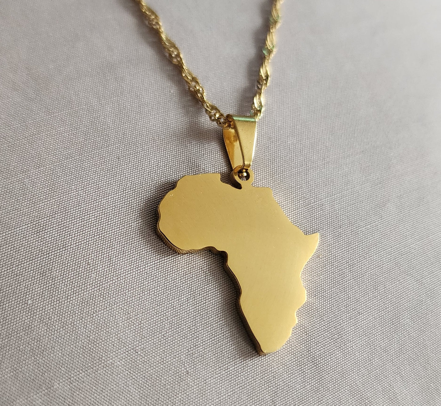 Africa Necklace small classic